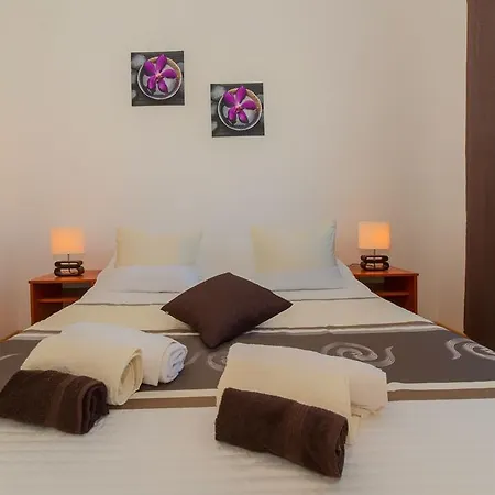 Apartments Joso With Pool Pakostane Room photo