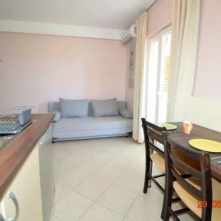 Apartments Joso With Pool Pakostane Room photo